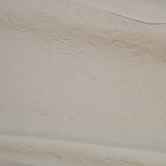 Lululemon Lightweight Stretch Run T-Shirt Airflow-Color Bone - Picture 2 of 4